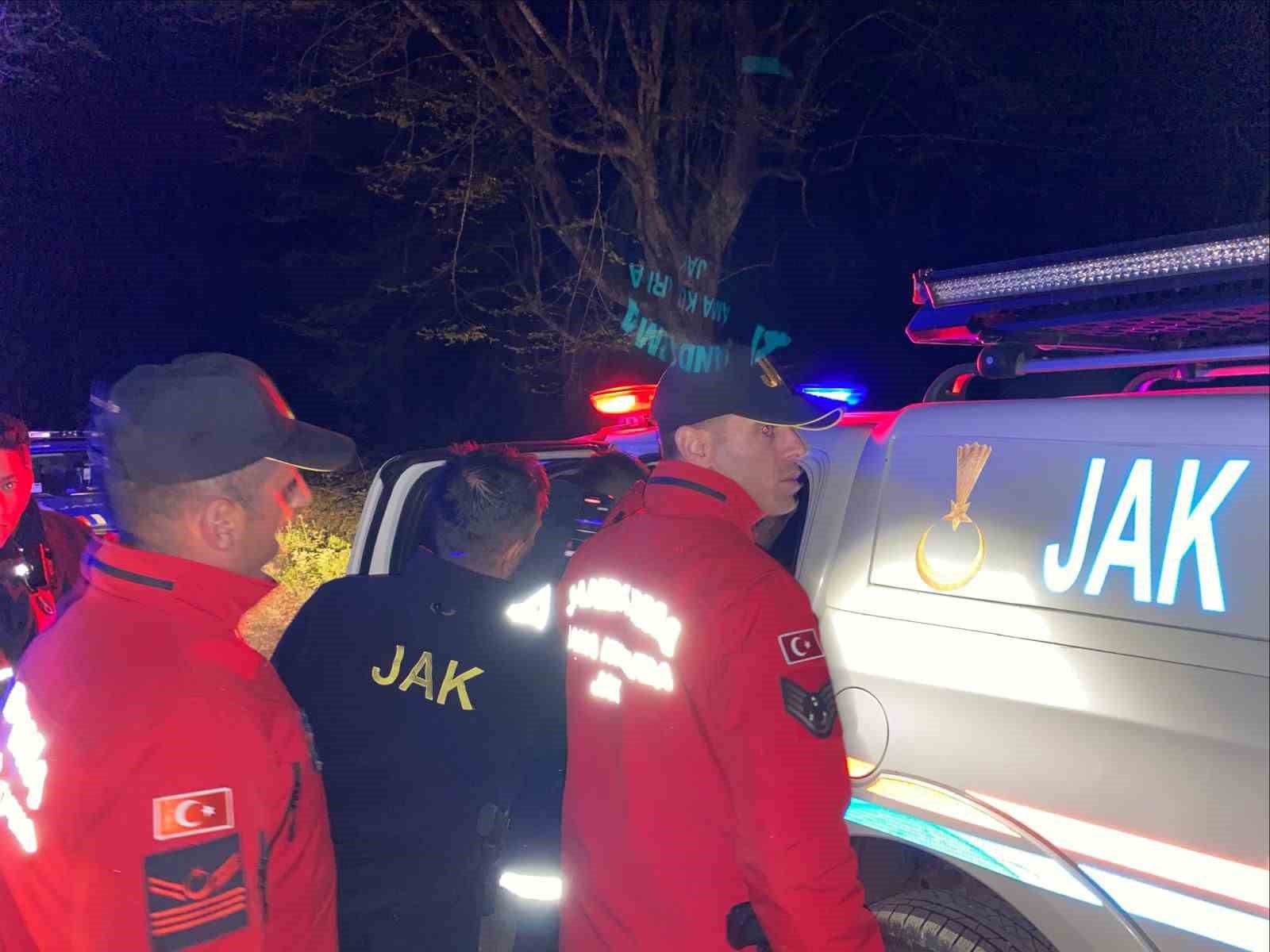 Bolu&rsquo;da kayıp şahıs ormanlık alanda sağ olarak bulundu
