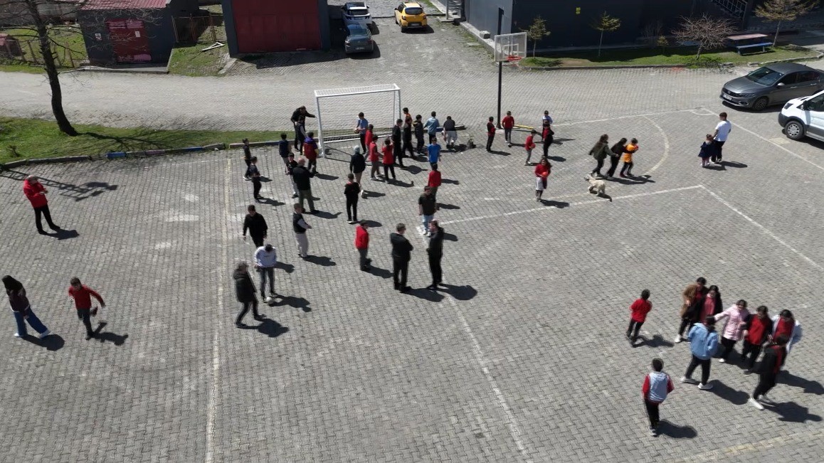 &Ouml;ğrenciler istedi, Başkan G&uuml;ler yerine getirdi
