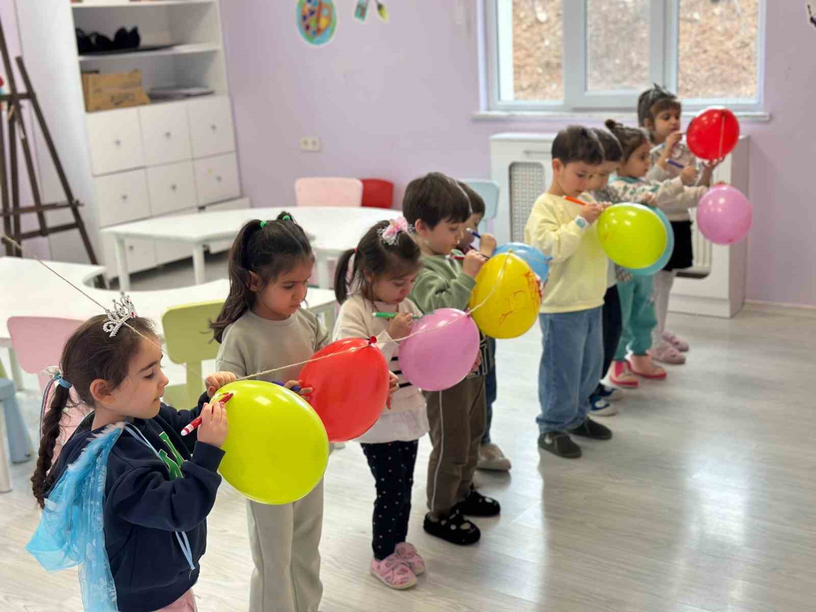 Sivas&rsquo;ta &ccedil;ift dilli eğitim modeli, ingilizceyi ezberleyerek değil konuşarak &ouml;ğreniyorlar
