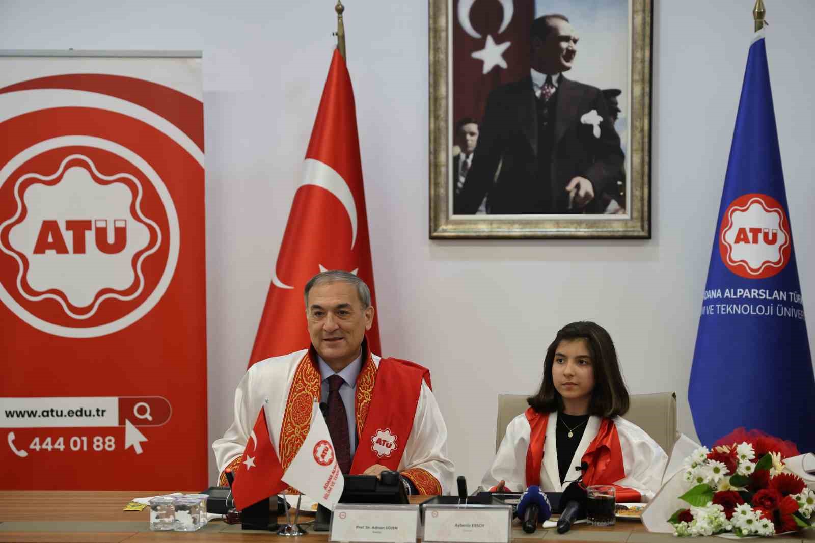 &Uuml;niversite senatosu 1 g&uuml;nl&uuml;ğ&uuml;ne &ccedil;ocukların oldu
