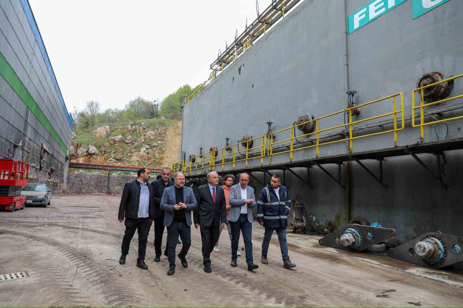 G&uuml;nl&uuml;k 800 ton atık işlenecek
