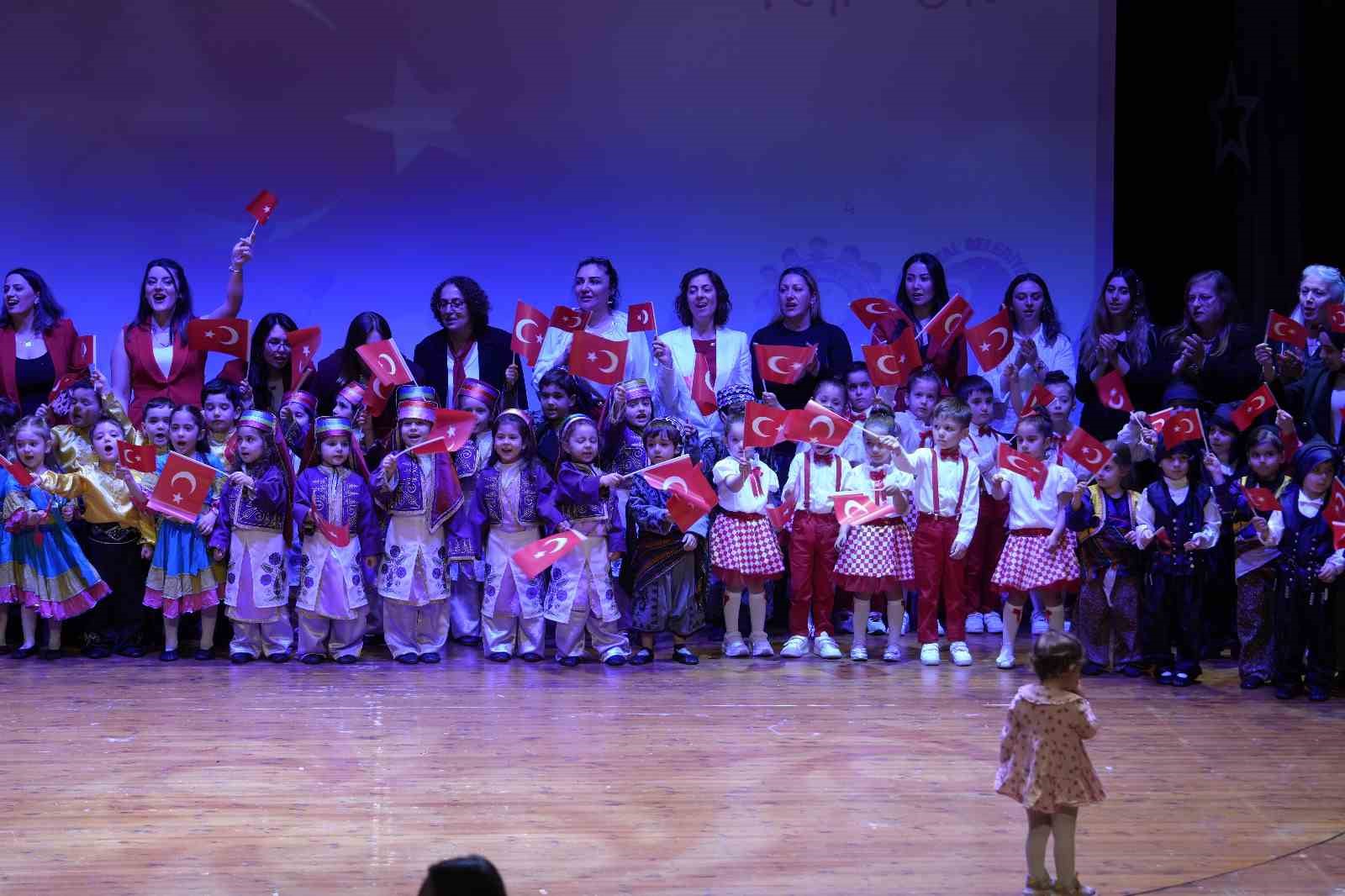 Kartal&rsquo;daki kreşlerde 23 Nisan gururu: "Başkan Y&uuml;ksel&rsquo;in &ouml;nc&uuml;l&uuml;ğ&uuml;nde &ccedil;ocuklarımız i&ccedil;in &ccedil;alışıyoruz"
