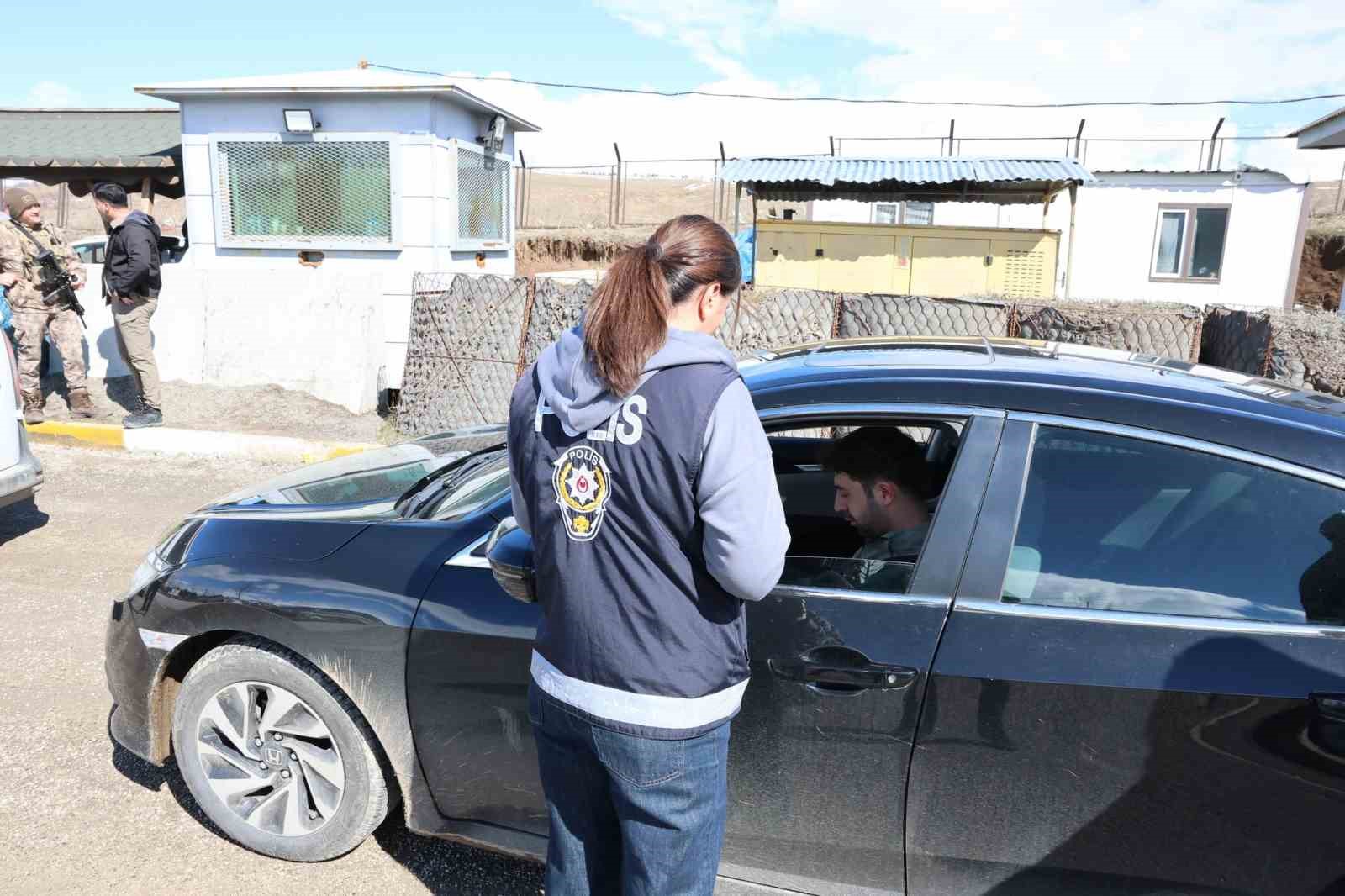 Erzurum Emniyeti su&ccedil;a ve su&ccedil;luya g&ouml;z a&ccedil;tırmıyor: 284 şahıs adalete teslim edildi
