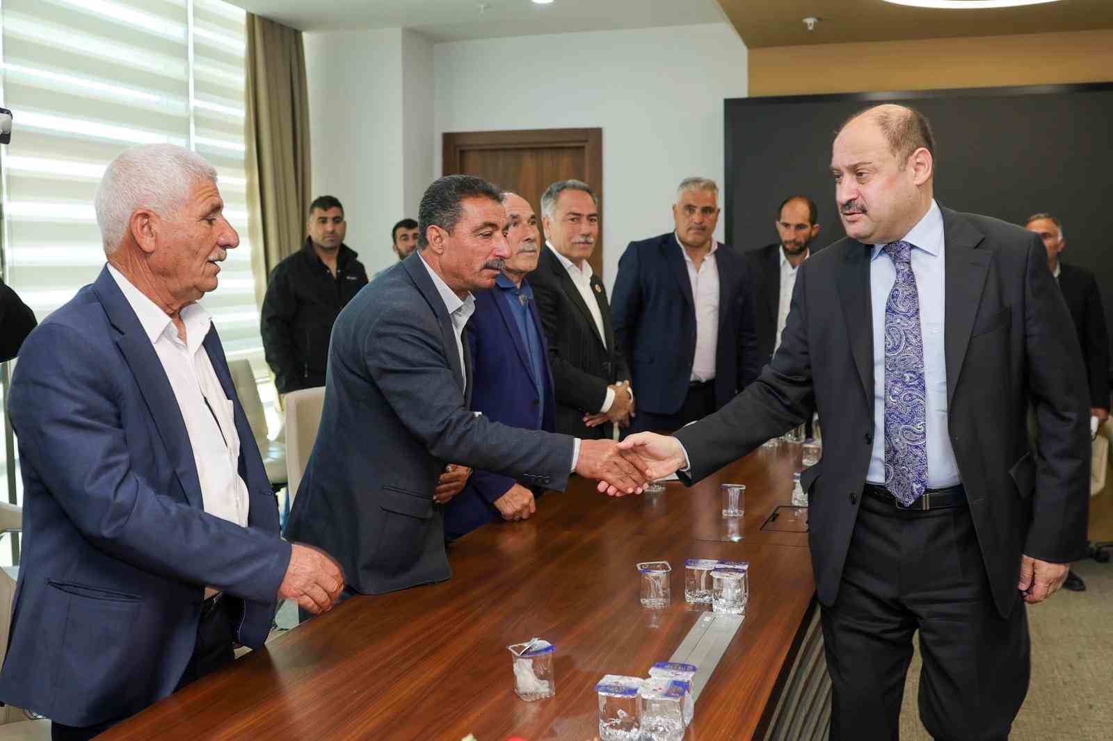 G&uuml;lpınar Suru&ccedil;lu muhtarların taleplerini dinledi
