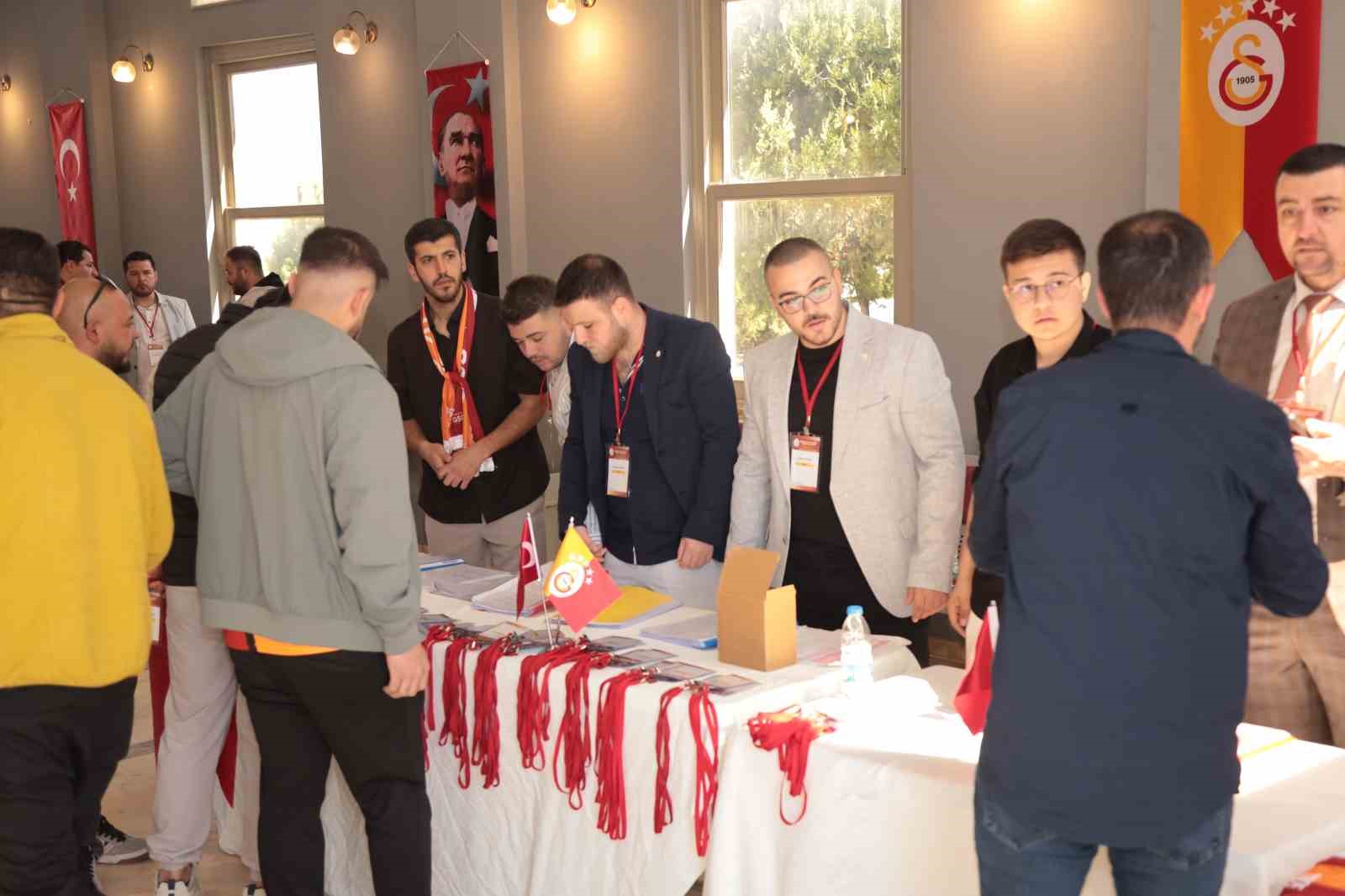 Ayvalık&rsquo;ta Galatasaray Taraftar Derneği&rsquo;nden ilk genel kurul
