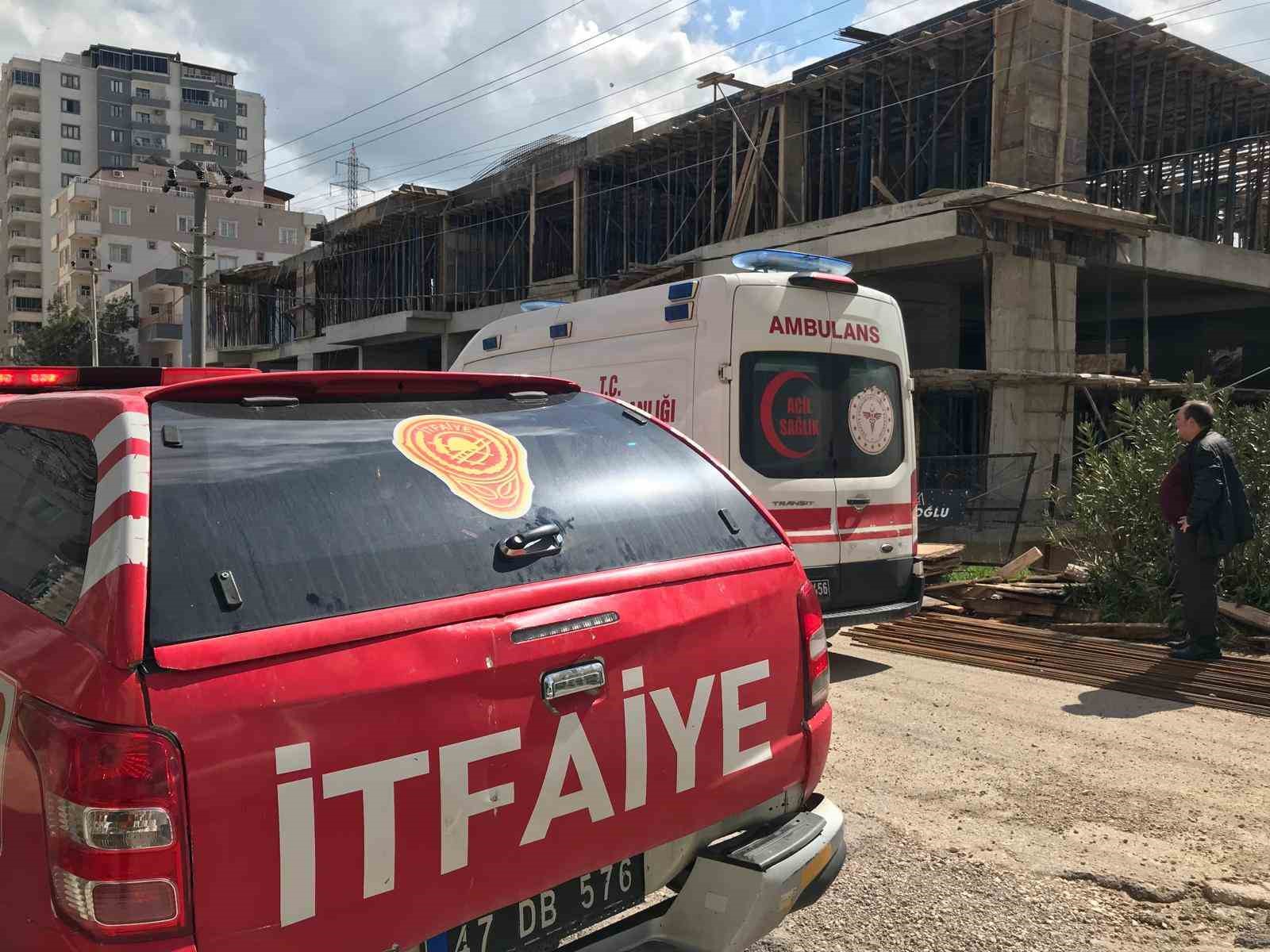 Mardin&rsquo;de elektrik akımına kapılan inşaat iş&ccedil;isi 3. kattan d&uuml;şerek ağır yaralandı
