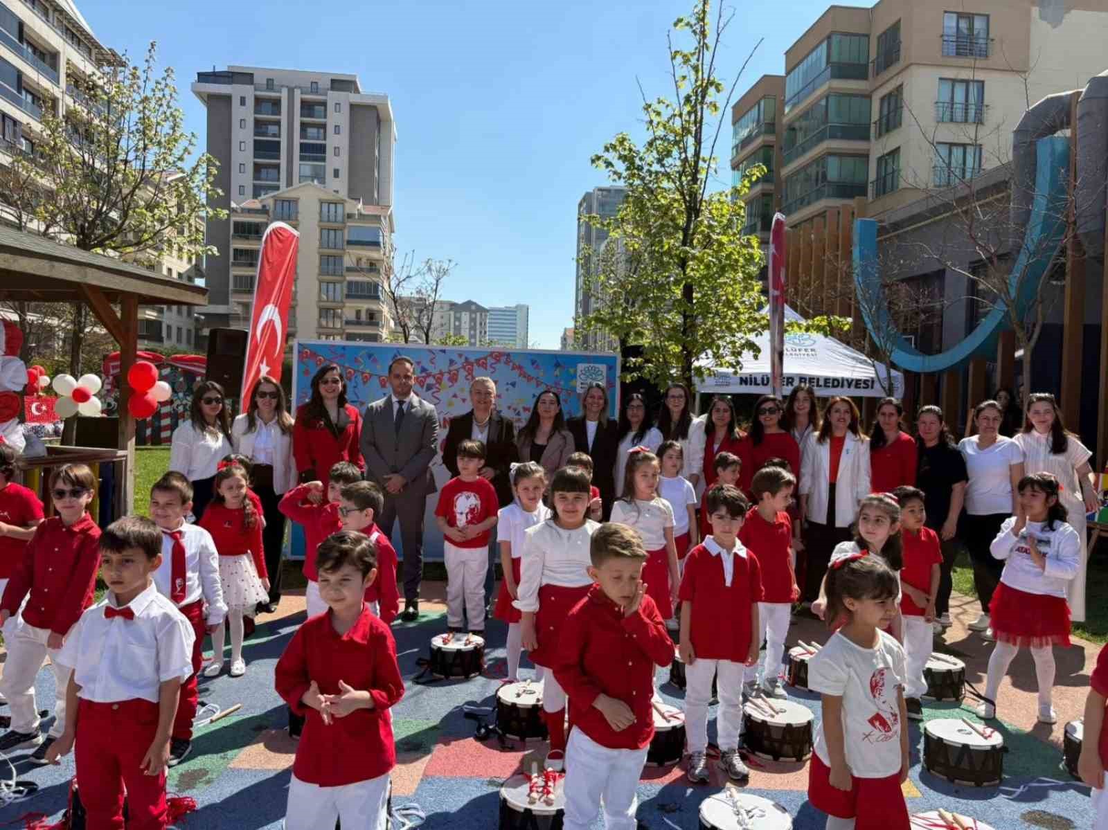 Nil&uuml;fer Belediyesi kreşlerinde 23 Nisan neşesi
