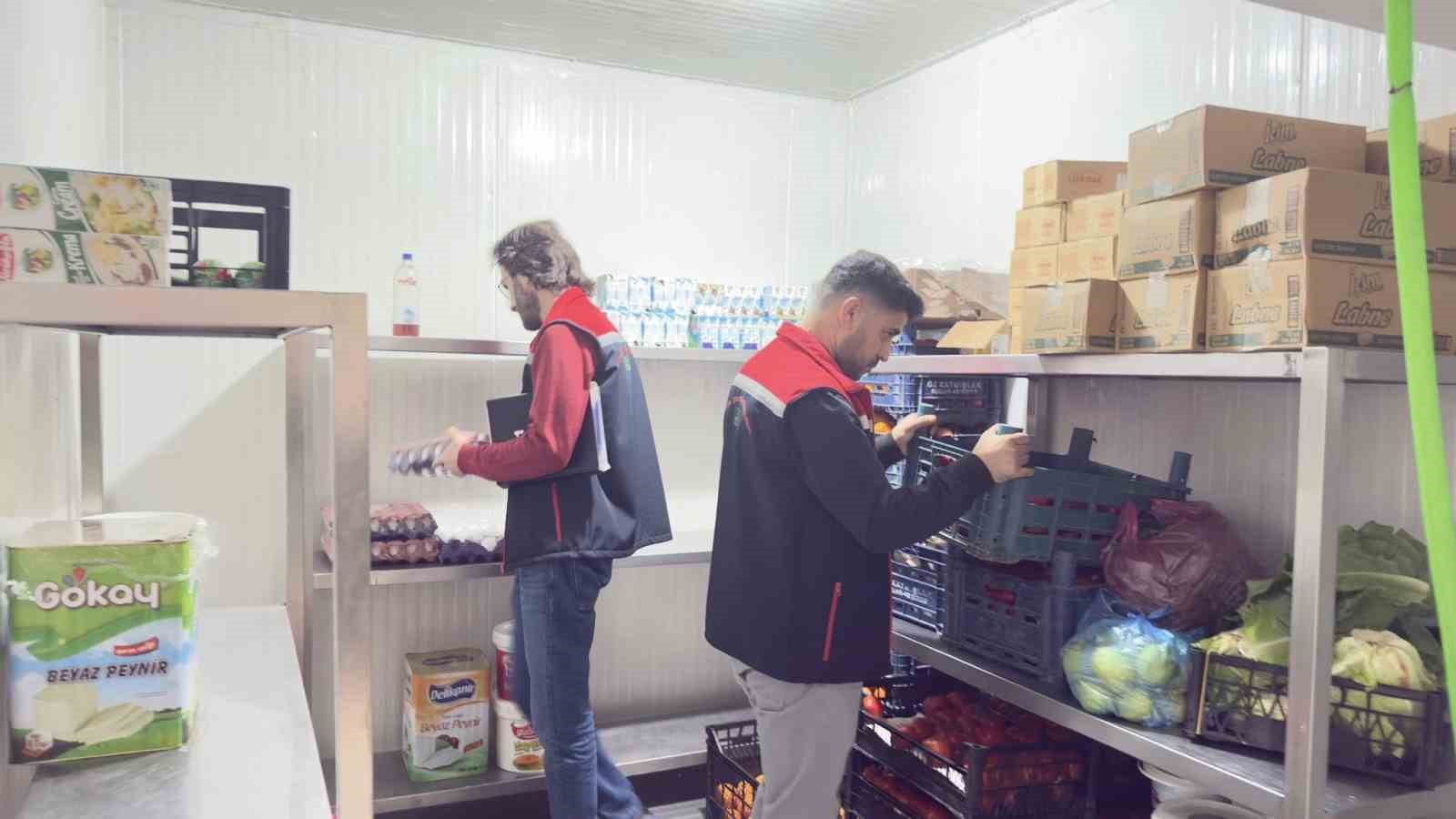 Cizre&rsquo;de gıda denetimleri hız kesmiyor: Ekipler sahada teyakkuzda
