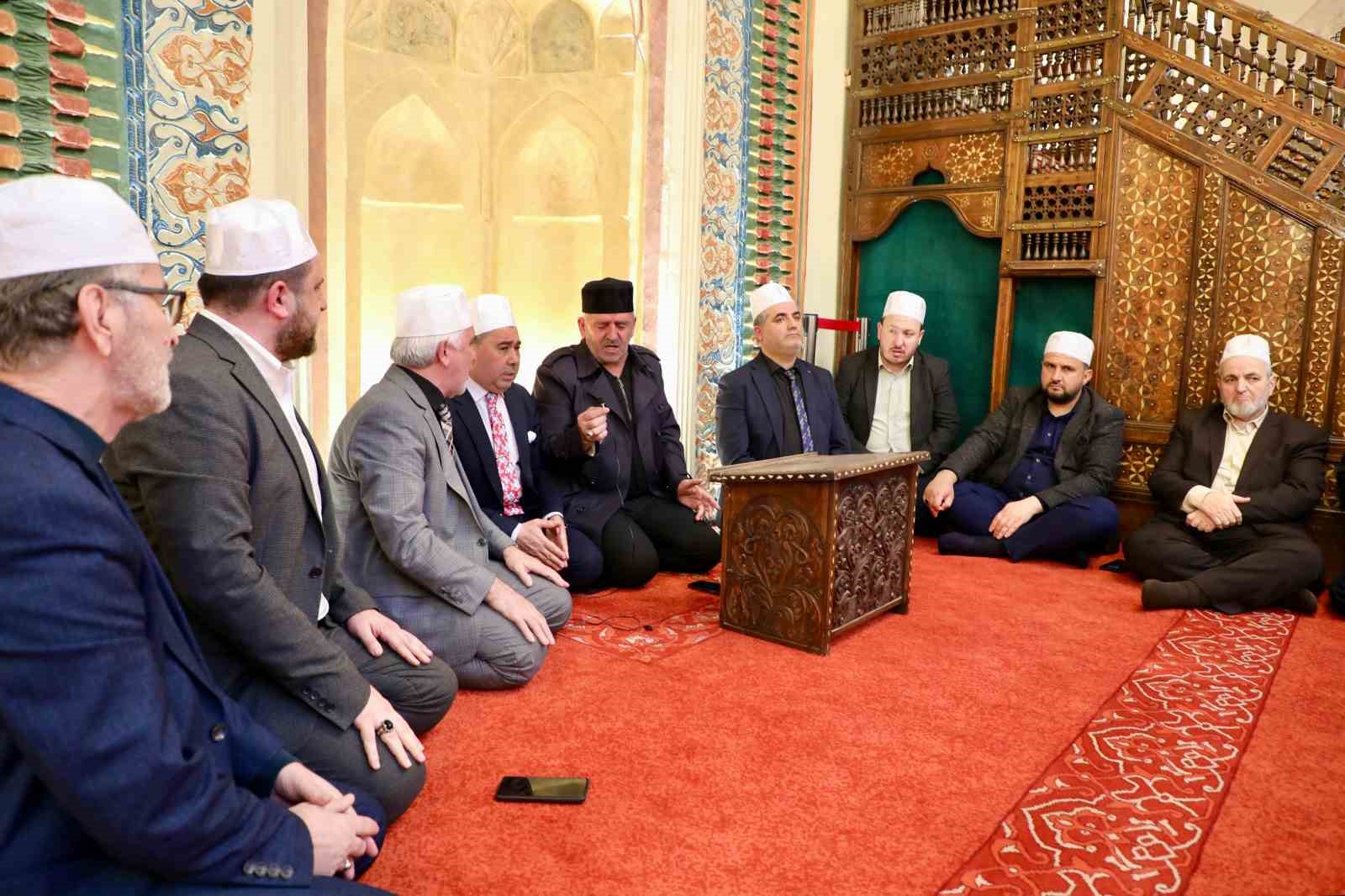 Okul saldırısında hayatını kaybeden &ouml;ğretmen ve &ouml;ğrencileri i&ccedil;in mevlit okutuldu
