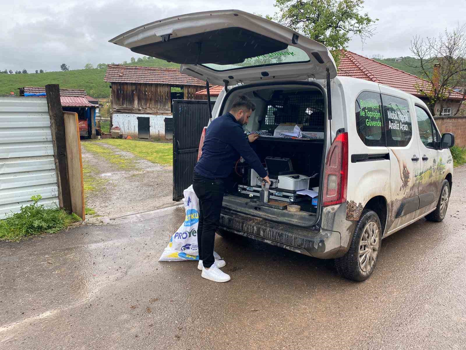 15 dakikada toprak yapısına uygun g&uuml;breleme programı hazırlanıyor
