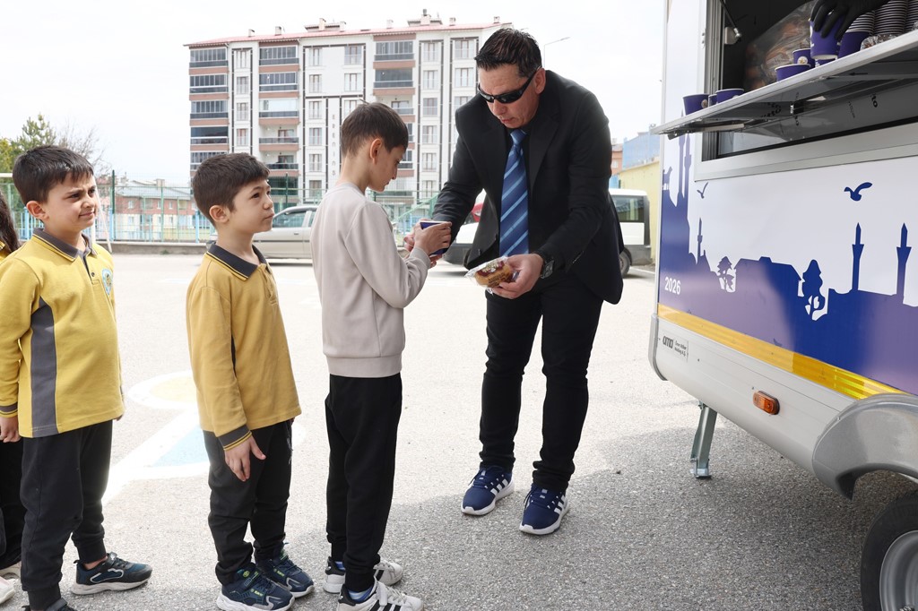 Sivas Belediyesi&rsquo;nden &ouml;ğrencilere beslenme desteği
