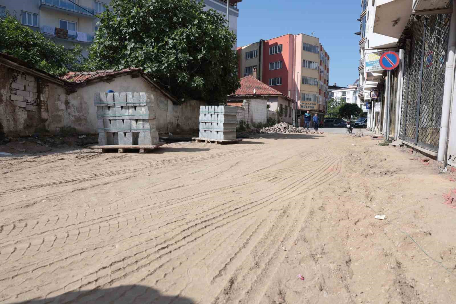 İncirliova&rsquo;nın &uuml;&ccedil; mahallesinde yollar yenilenecek
