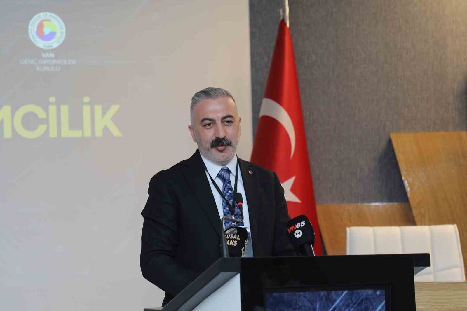 Van&rsquo;da girişimcilik zirvesi d&uuml;zenlendi
