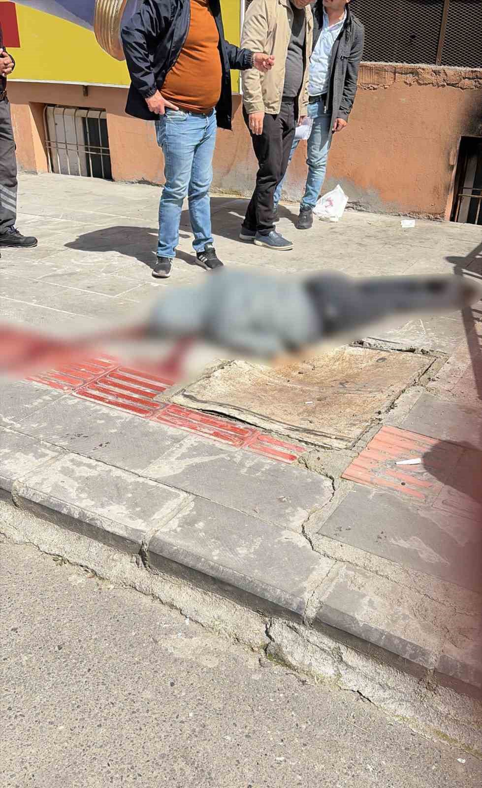 Batman&rsquo;da &ccedil;atında d&uuml;şen gen&ccedil; hayatını kaybetti
