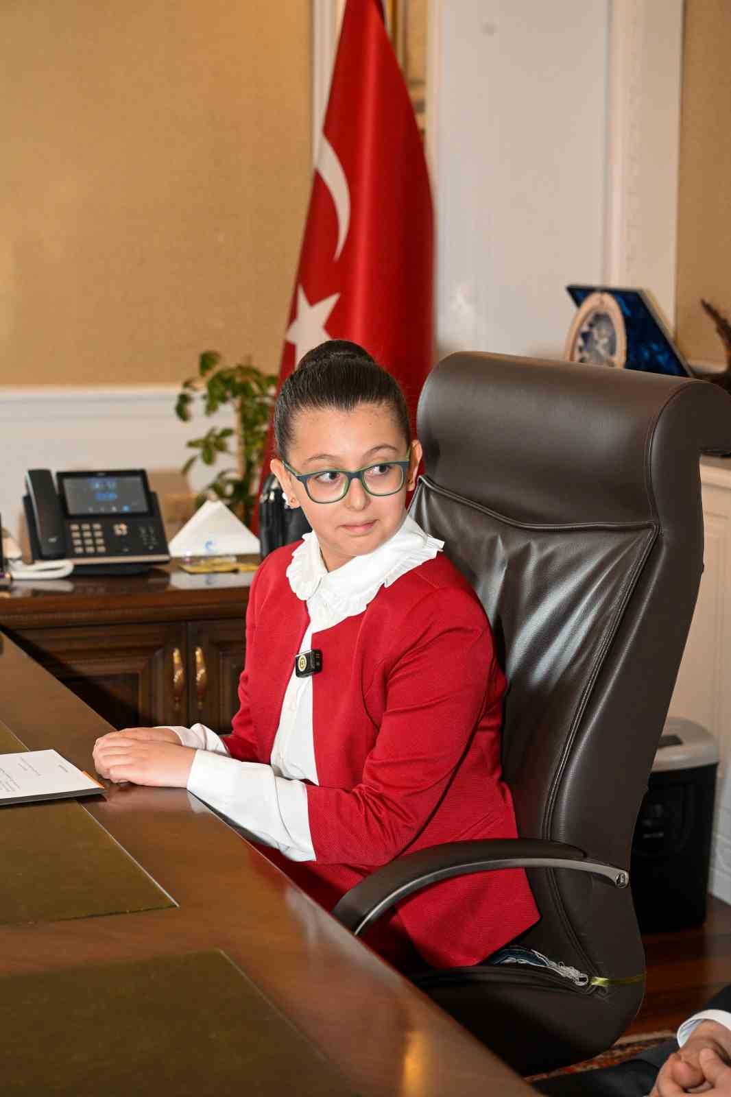 Erzurum&rsquo;da 23 Nisan&rsquo;da anlamlı devir teslim
