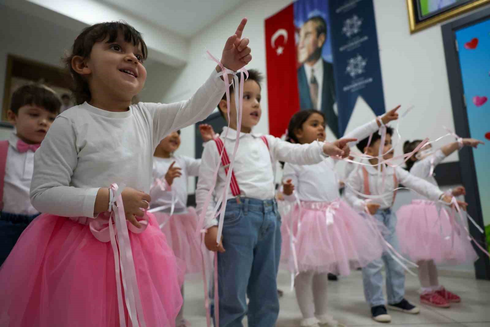 B&uuml;y&uuml;kşehir&rsquo;in &Ccedil;ocuk Gelişim Merkezleri&rsquo;nde 23 Nisan etkinlikleri d&uuml;zenlendi
