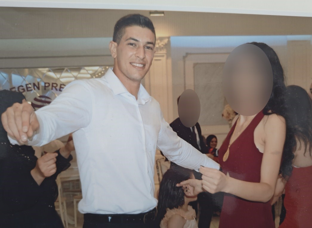 Düğün gecesi şüpheli şekilde ölen uzman çavuşun eşinin yargılanmasına başlandı