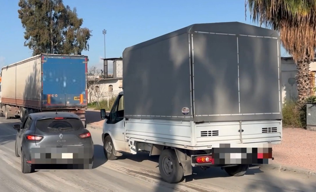 Operasyon anı kamerada: Mersin&rsquo;de 184 kilo 900 gram uyuşturucu ele ge&ccedil;irildi
