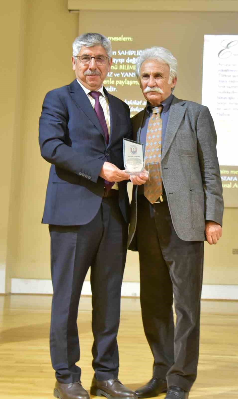 Anadolu Arkeolojisinin duayeni Fahri Işık, MSK&Uuml;&rsquo;de &ouml;ğrencilerle buluştu
