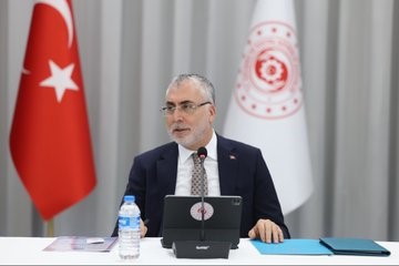 Memur-Sen: "4688 sayılı Kanun; kamu g&ouml;revlilerinin y&uuml;k&uuml;n&uuml; ve emeğin karşılığını taşımakta yetersiz kalmaktadır"
