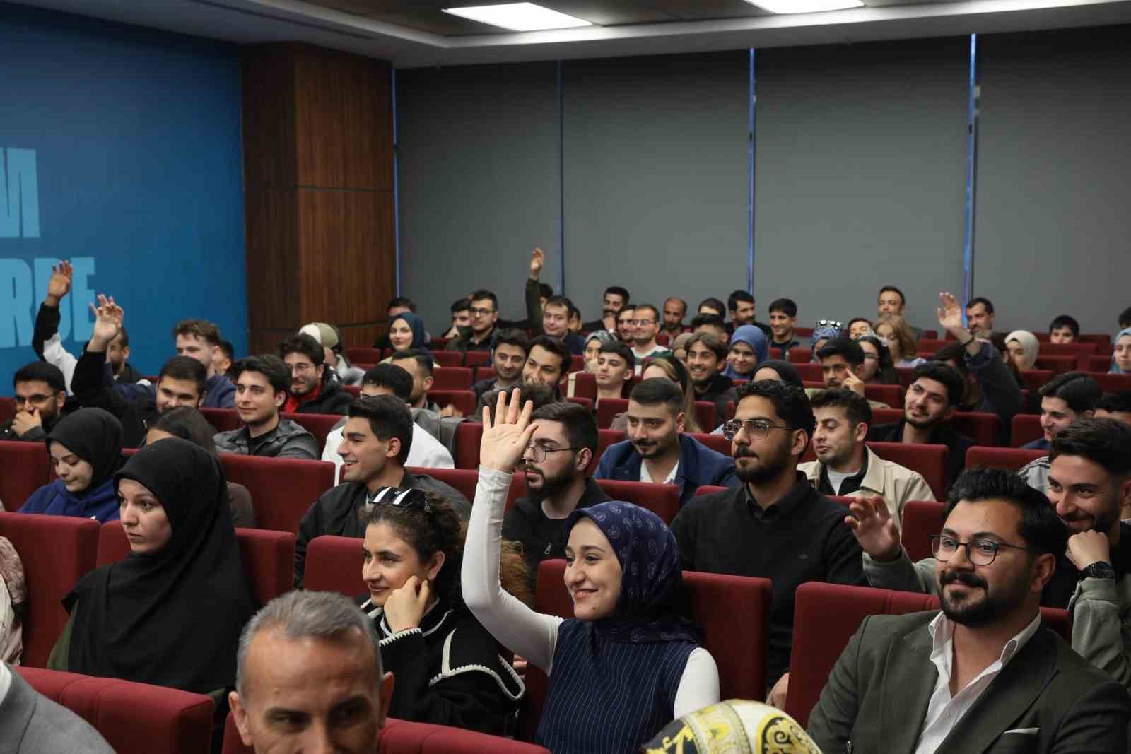 Vali Aydoğdu&rsquo;dan gen&ccedil;lere aile ve değerler vurgusu
