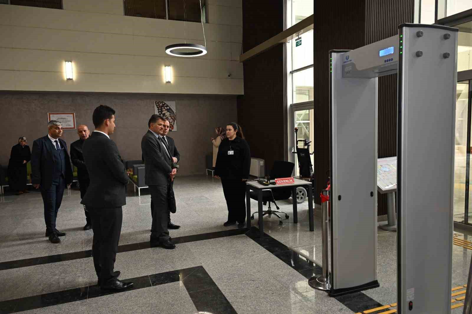 Emniyetten &ouml;zel g&uuml;venlik ve polislere ortak eğitim
