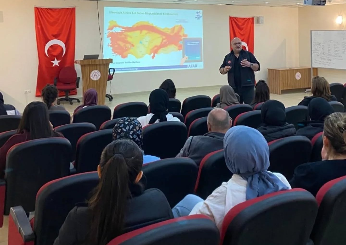 Erzincan&rsquo;da afet bilinci eğitimleri s&uuml;r&uuml;yor

