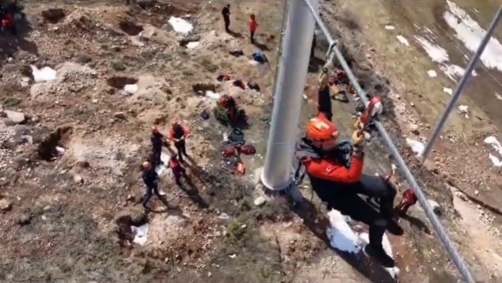 Ergan Dağı&rsquo;nda teleferik kurtarma tatbikatı
