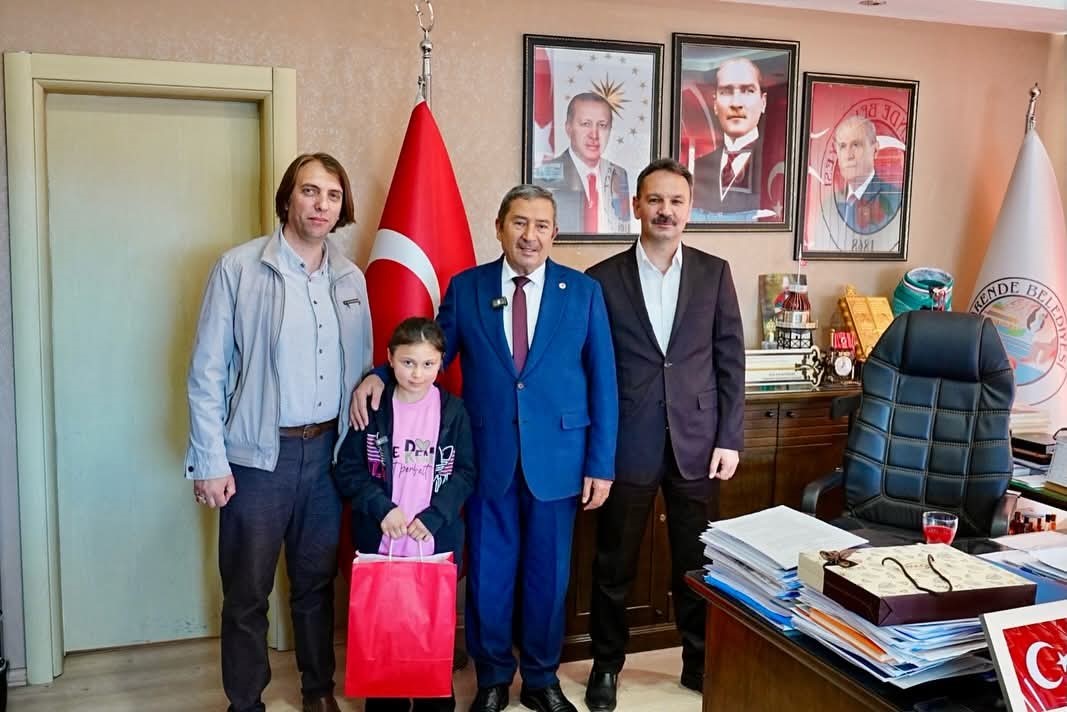 Darende Belediyesi&rsquo;nde 23 Nisan&rsquo;da makam &ccedil;ocuklara emanet edildi
