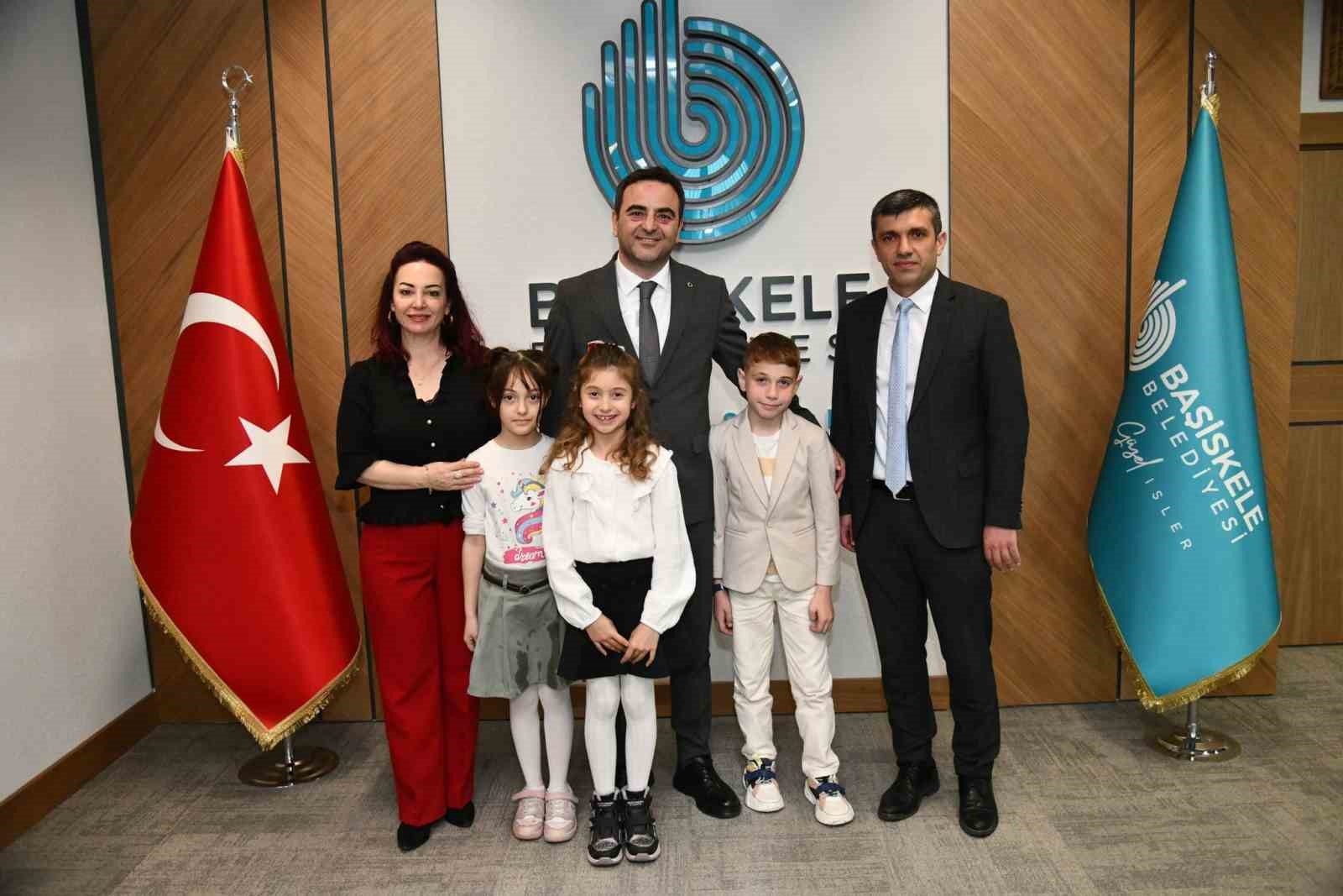 Başkanlık koltuğu 23 Nisan&rsquo;da &ouml;ğrenciye emanet edildi
