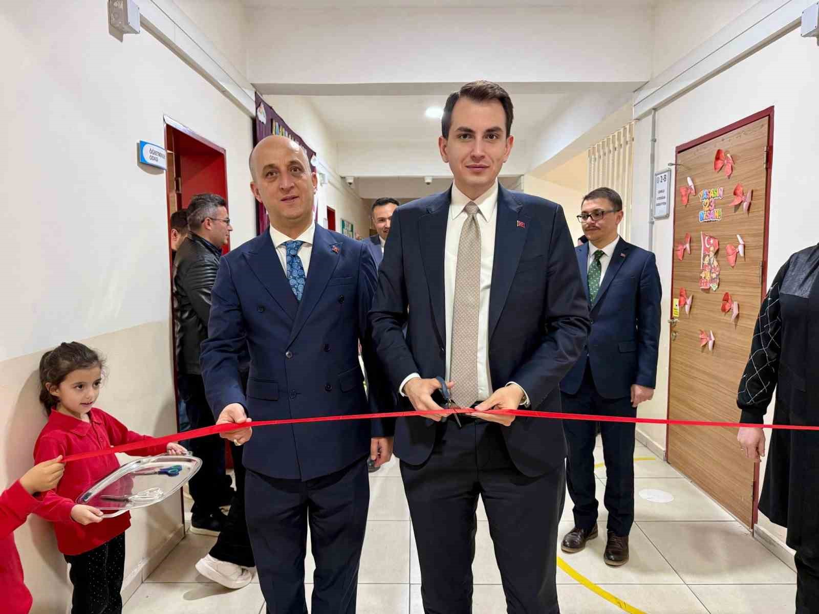 Hisarcık&rsquo;ta bayrak tasarım sergisi a&ccedil;ıldı
