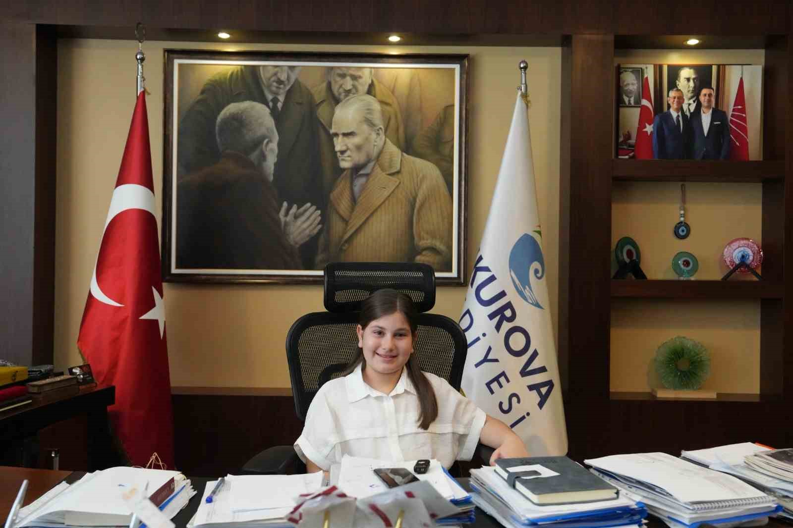 Çukurova Belediye Başkanı Kozay, makam koltuğunu çocuklara devretti