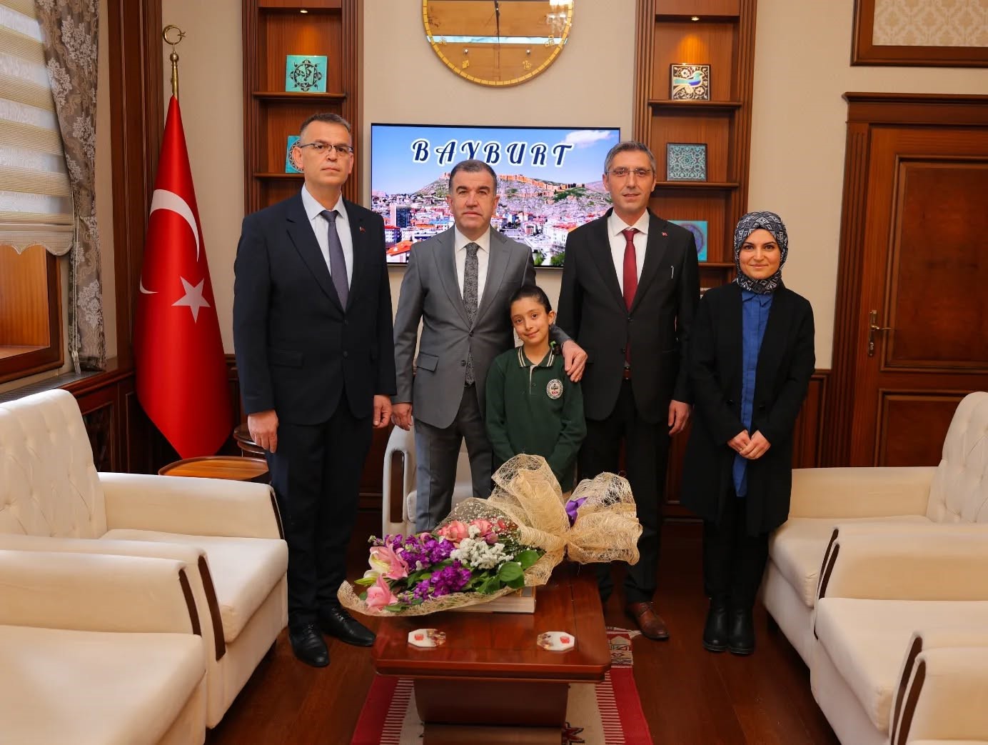 Bayburt&rsquo;ta vali koltuğuna Ecren Nisa oturdu
