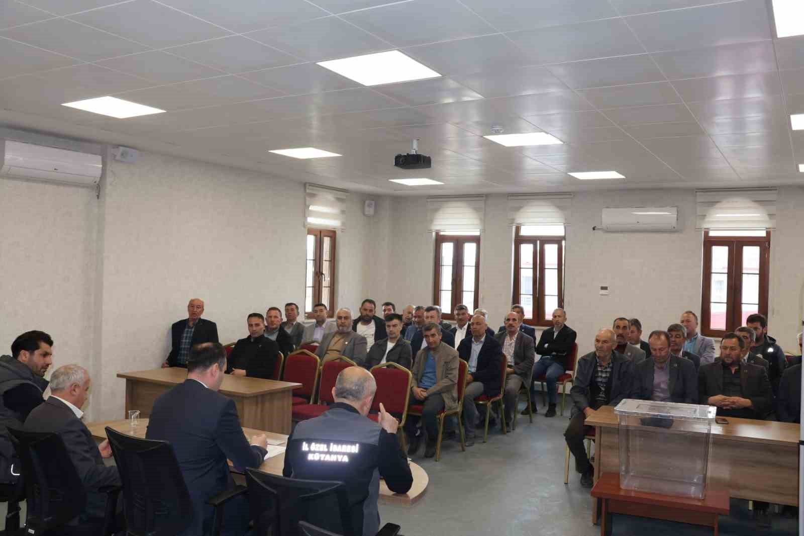 Aslanapa&rsquo;da K&ouml;ylere Hizmet G&ouml;t&uuml;rme Birliği Genel Kurulu yapıldı
