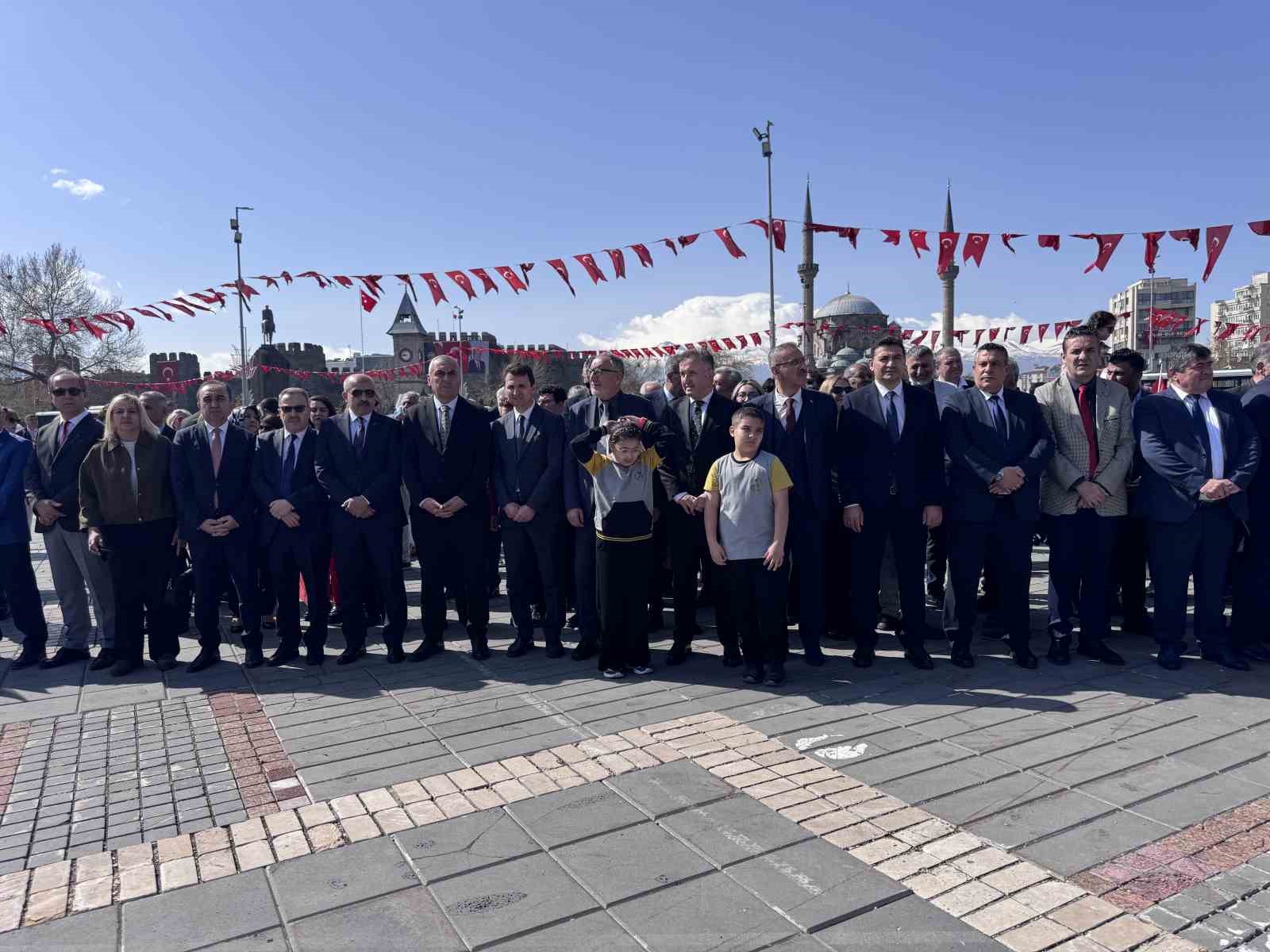 İl Milli Eğitim Müdürü Esen: "Dün olduğu gibi bugün de güvenli limanlarımız okullarımızdır"