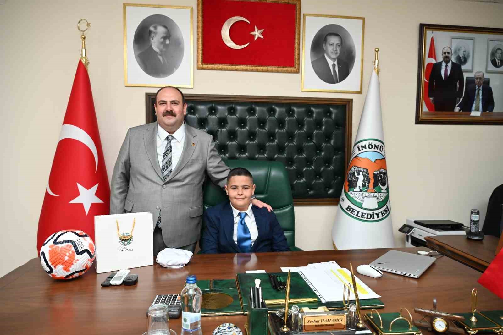 Başkan Hamamcı, 23 Nisan&rsquo;da makamını &rsquo;K&uuml;&ccedil;&uuml;k Başkan&rsquo;a devretti
