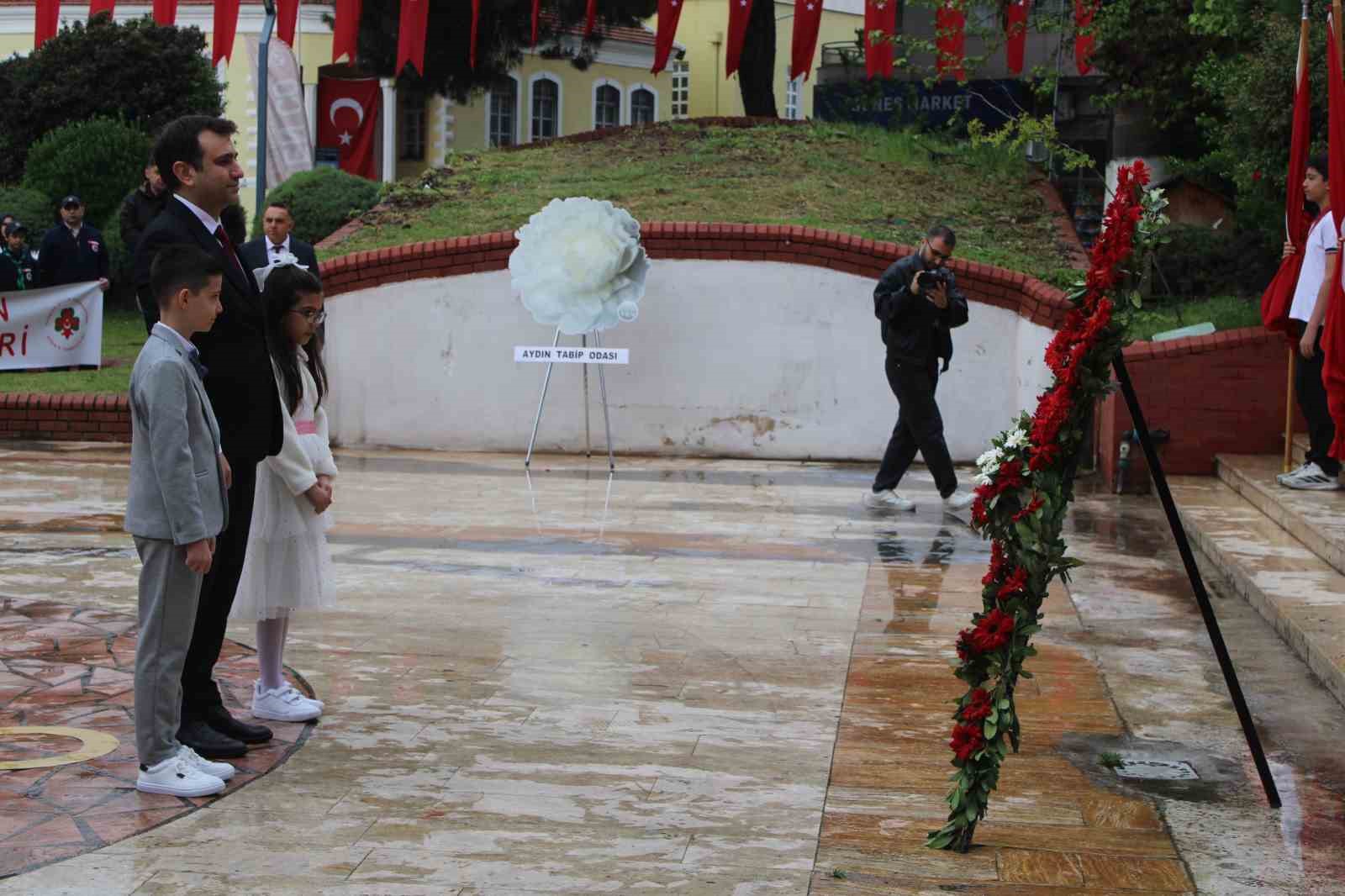 Aydın&rsquo;da 23 Nisan kutlamaları &ccedil;elenk sunumuyla başladı
