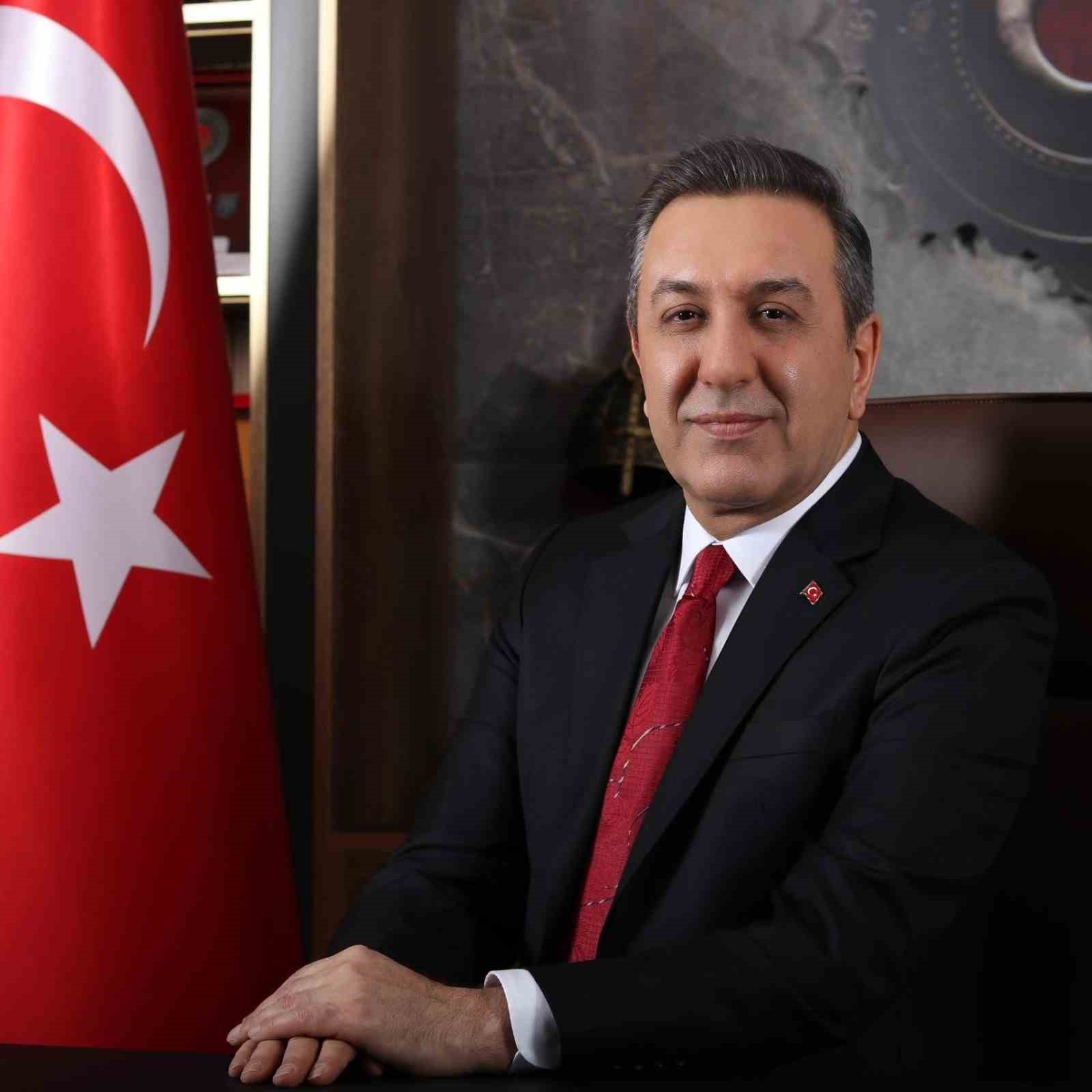 Başkan Dere çocukların bayramını kutladı