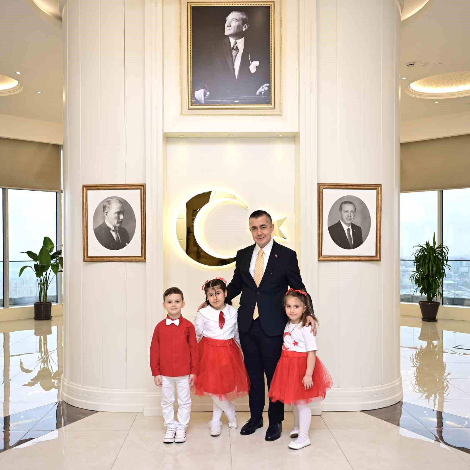 Esenyurt Belediye Başkan Vekili Aksoy&rsquo;a 23 Nisan&rsquo;da anlamlı ziyaret
