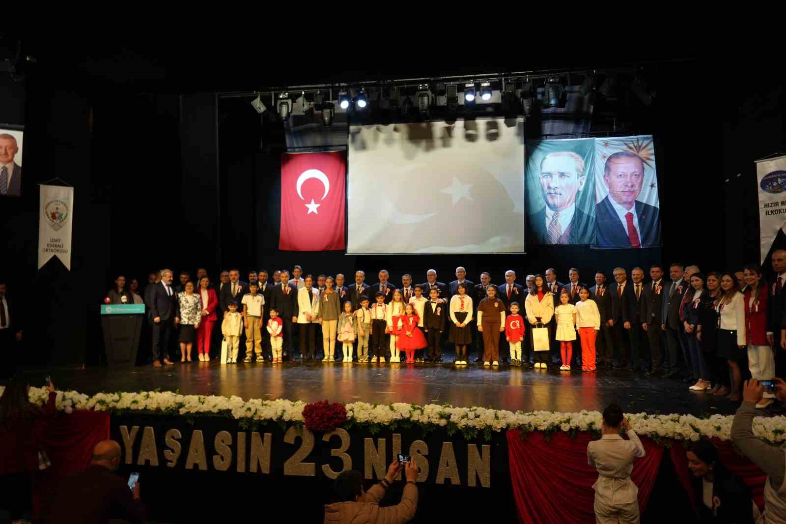 23 Nisan kutlamalarında &ccedil;ocuklar bayramın yıldızı oldu
