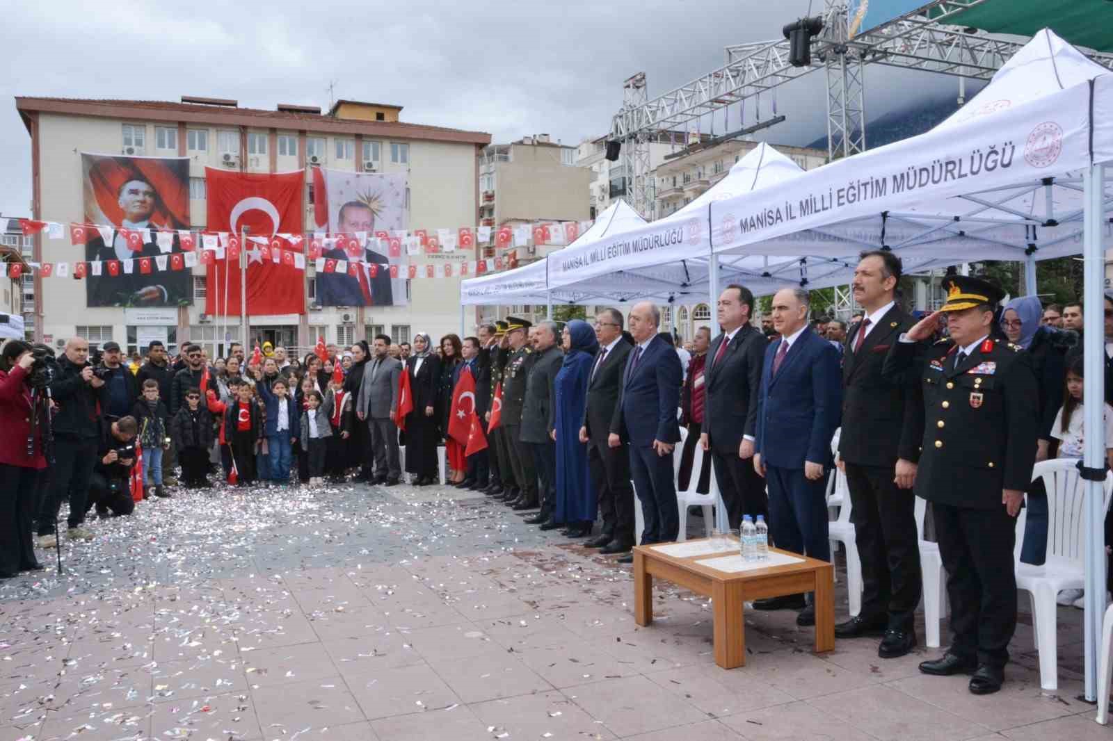 Manisa&rsquo;da 23 Nisan &Ccedil;ocuk Bayramı kutlandı
