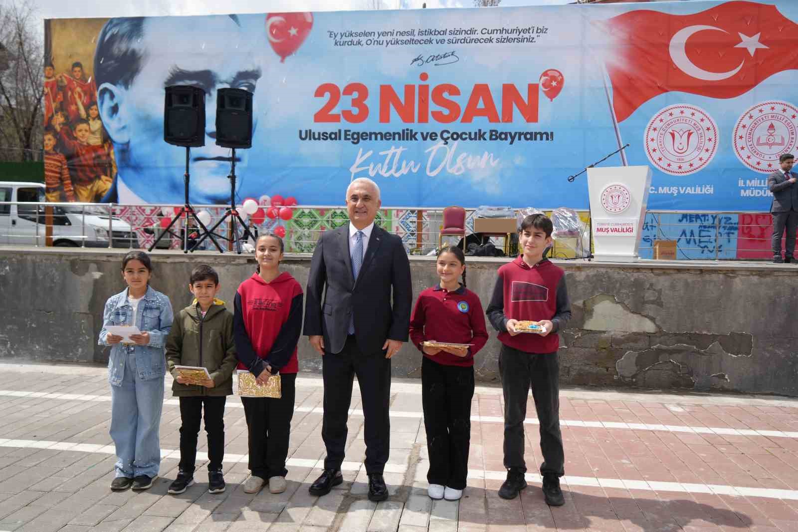 Muş&rsquo;ta 23 Nisan Ulusal Egemenlik ve &Ccedil;ocuk Bayramı kutlandı
