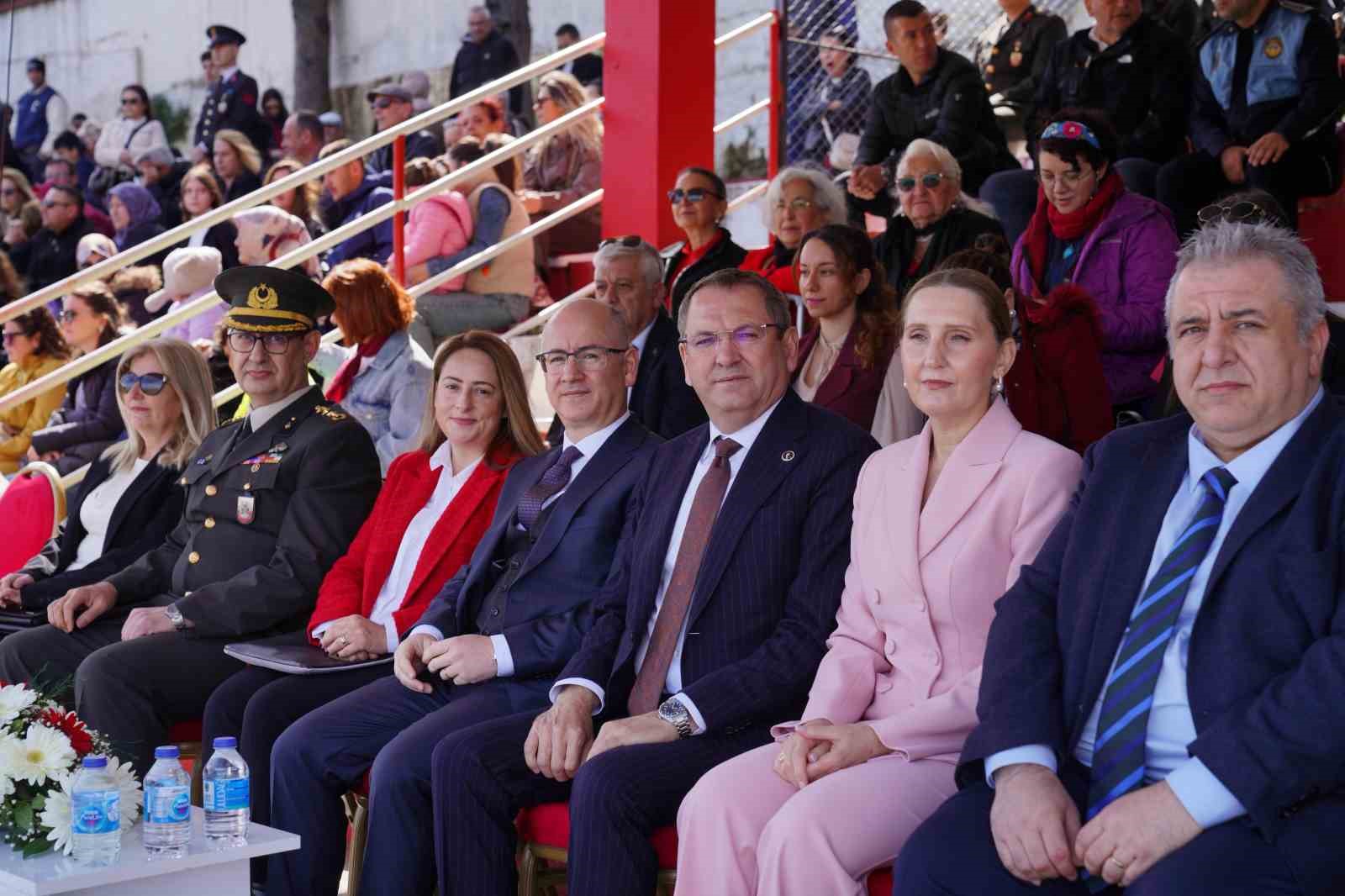 Ayvalık&rsquo;ta 23 Nisan 106. kez coşkuyla kutlandı
