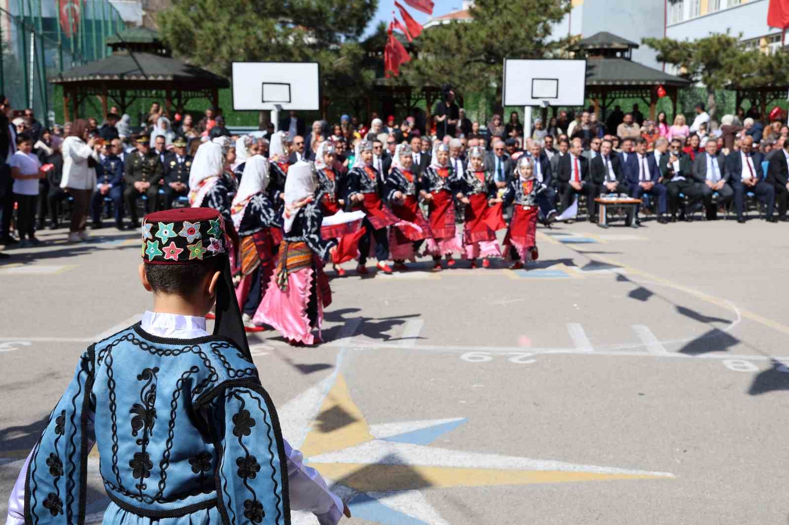 Aksaray&rsquo;da 23 Nisan coşkuyla kutlandı
