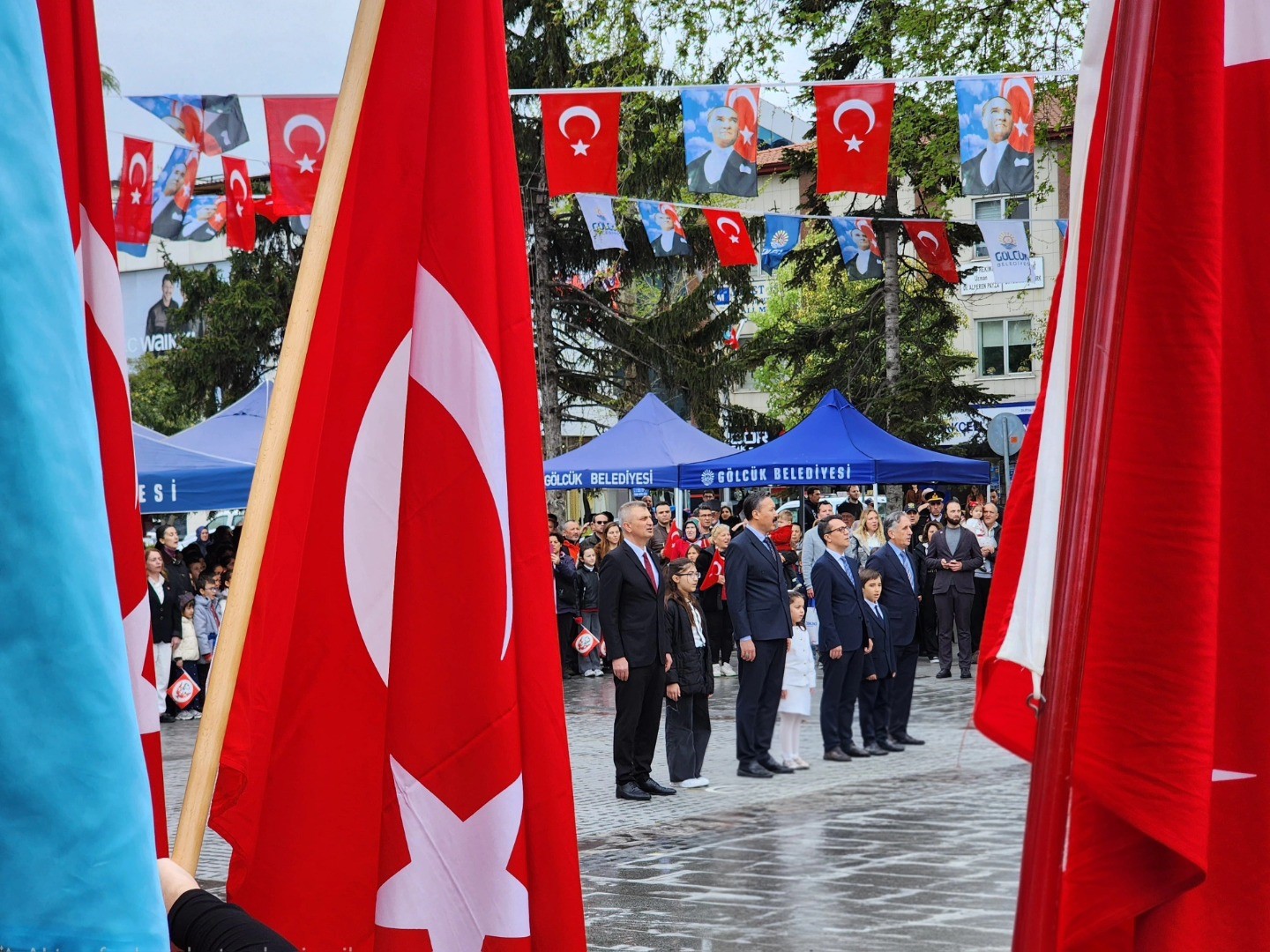 Kocaeli&rsquo;de y&ouml;netim bir g&uuml;nl&uuml;ğ&uuml;ne &ccedil;ocuklara ge&ccedil;ti
