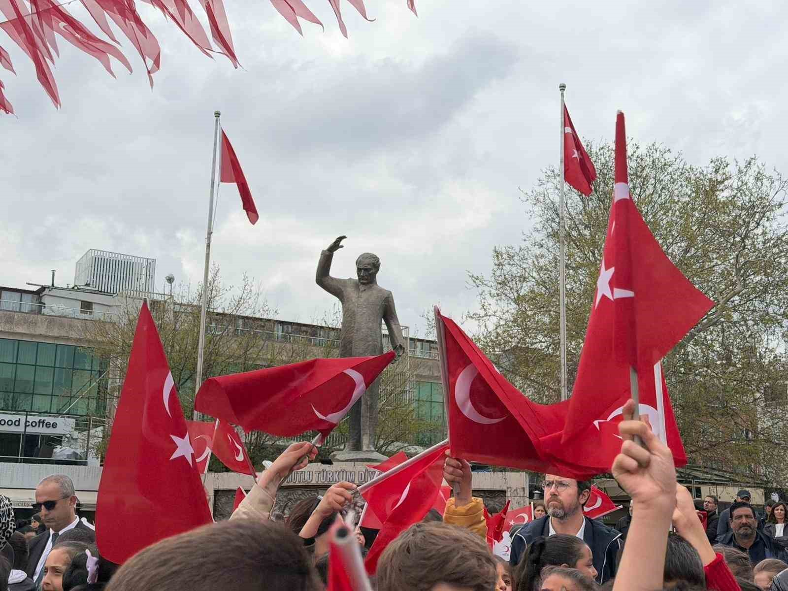 Yalova&rsquo;da 23 Nisan coşkusu
