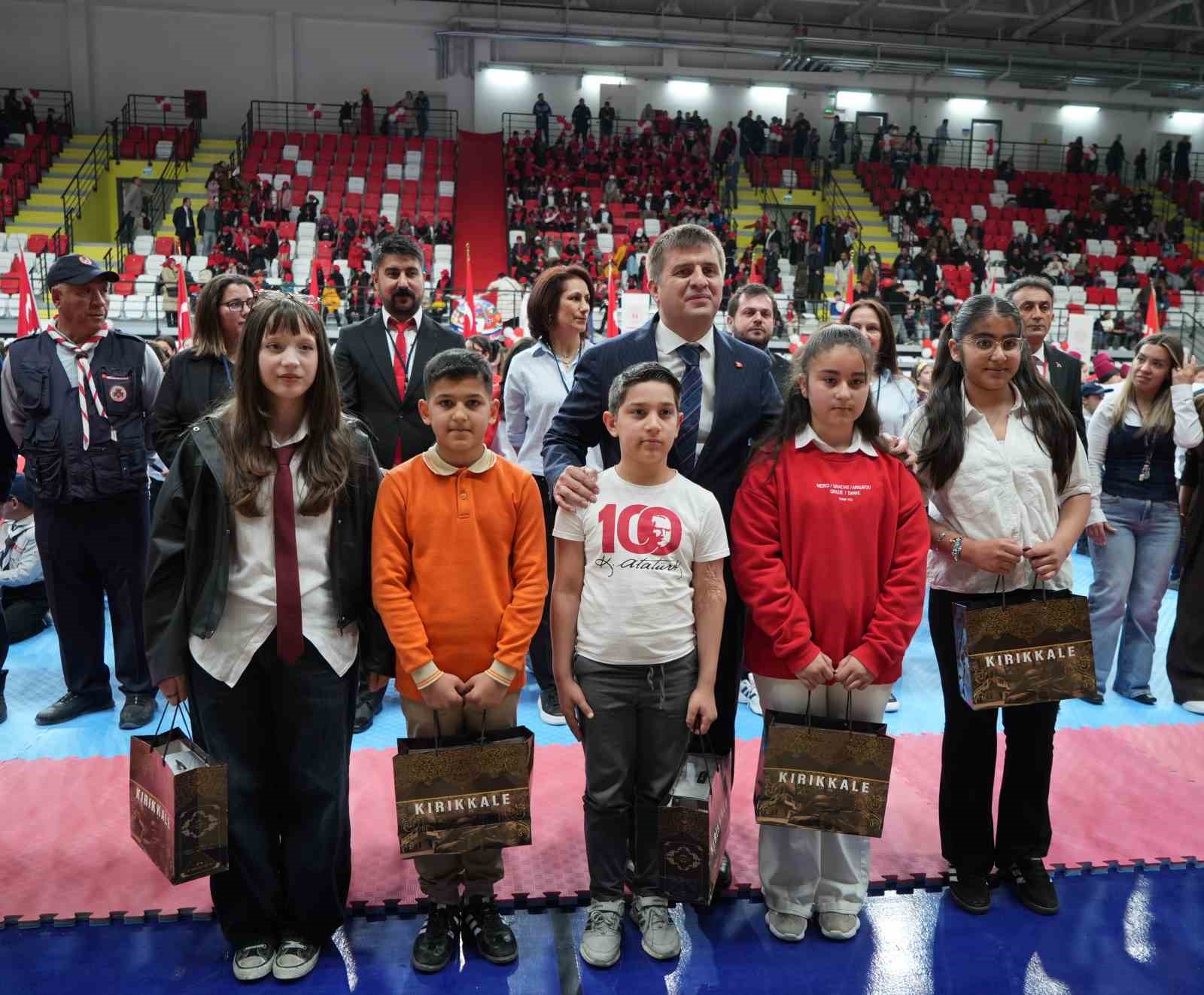 Kırıkkale&rsquo;de 23 Nisan etkinlikleri renkli g&ouml;r&uuml;nt&uuml;lere sahne oldu
