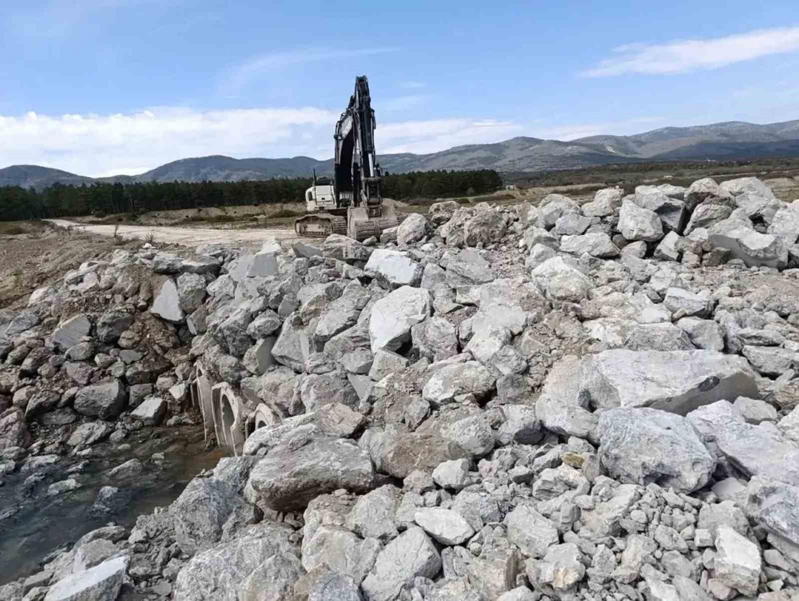Akdağ Tabiat Parkı&rsquo;nın &ccedil;&ouml;ken yolu tamir edildi
