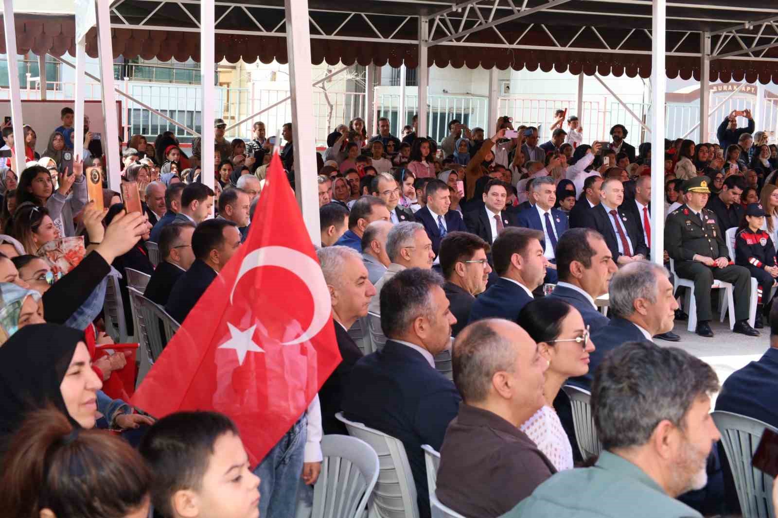 Şanlıurfa&rsquo;da 23 Nisan coşkusu yaşandı
