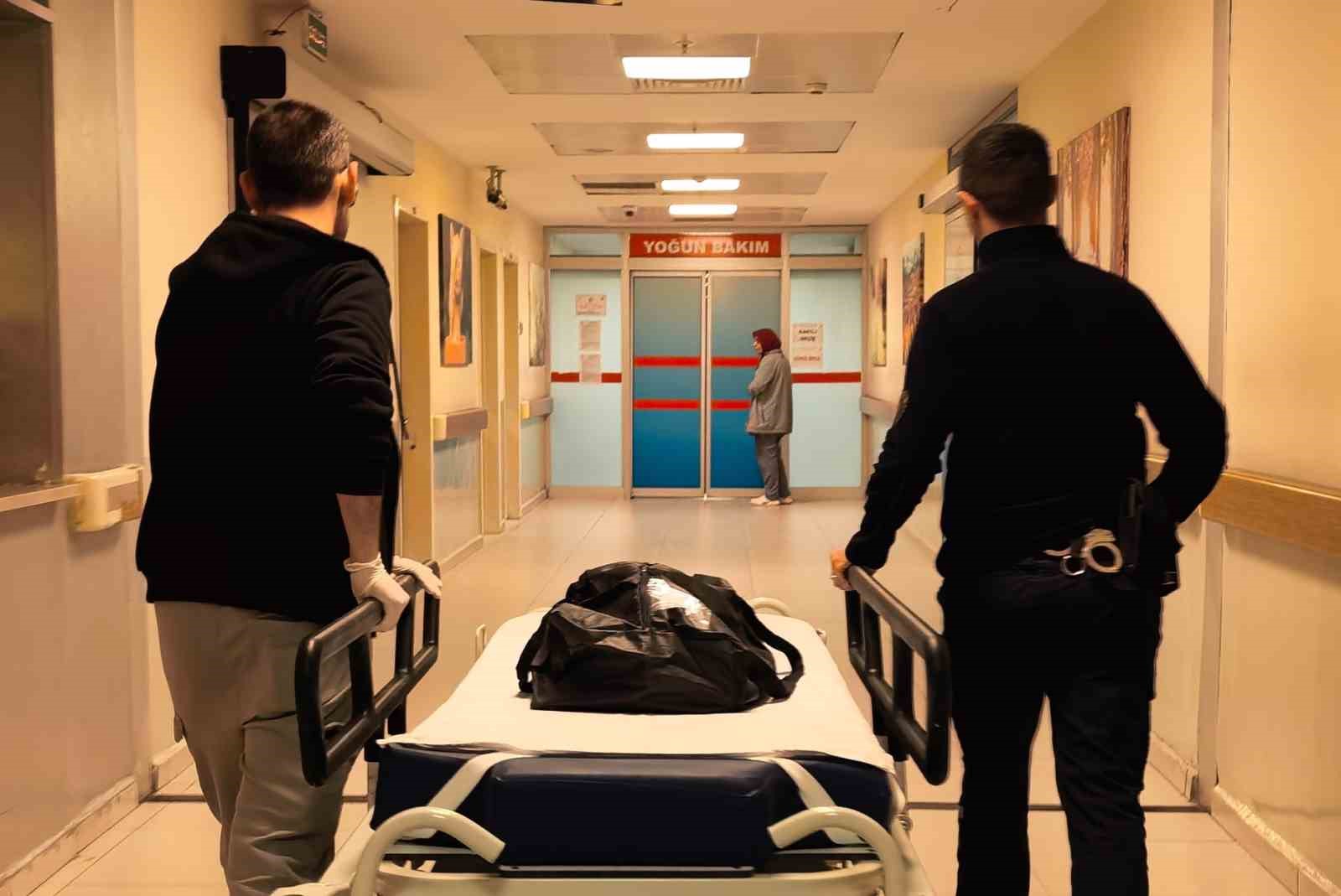 Emzirdiği bebeği soluksuz kalıp &ouml;ld&uuml;
